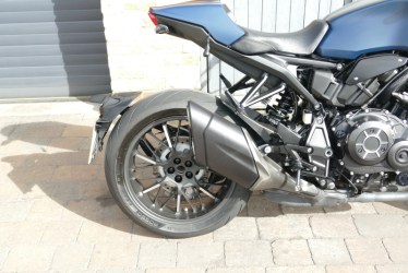 xr1009039-1757576936
