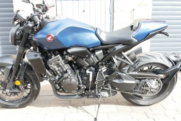 xr1009045-1757576937
