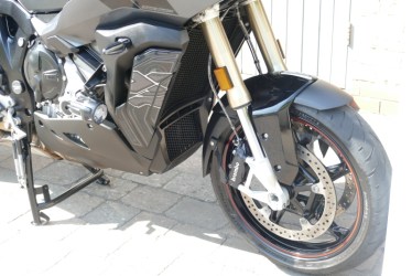 xr1206017-1749758793