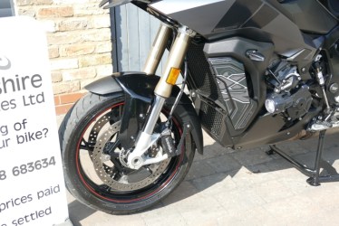 xr1206020-1749758793